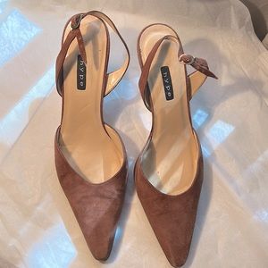 Hype rust suede sling backs!